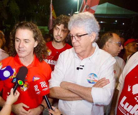 Convenção do PT coloca no mesmo palanque vermelho João e Ricardo, Nabor e Veneziano, gregos e troianos