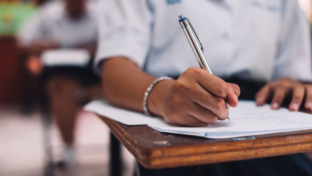 Concursos na Paraíba oferecem mais de 330 vagas com salários de até R$ 7,2 mil; veja oportunidades abertas