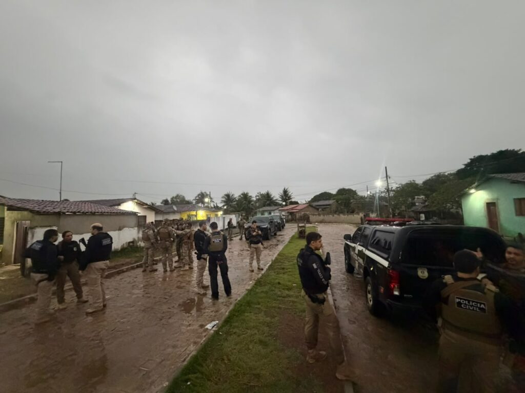 120 agentes vão às ruas e Polícia Civil cumpre 29 mandados contra facções criminosas no Vale do Paraíba