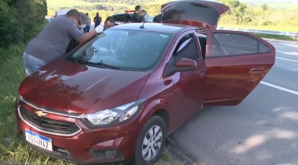 Família afirma que carro de homem morto em troca de tiros na BR-101 não era roubado