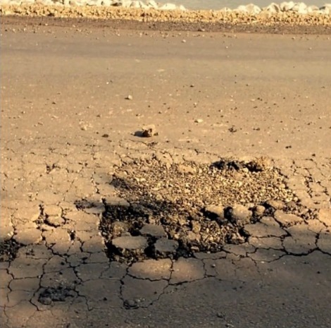 Rodovia PB-032 aparenta sinais de deterioração 3 dias após liberação; obra durou quase 4 meses