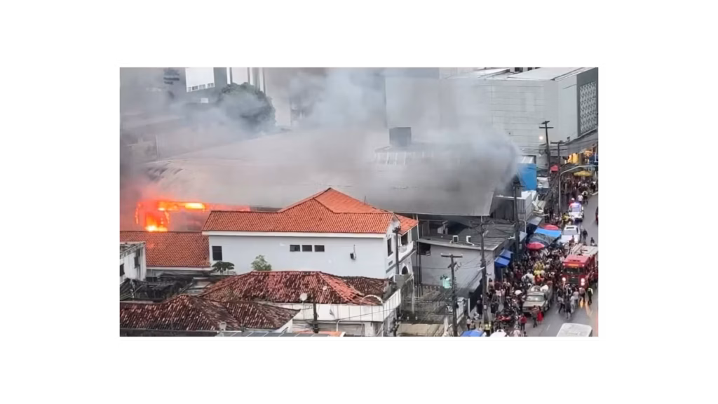 Incêndio atinge Centro Comercial de Passagem, em João Pessoa