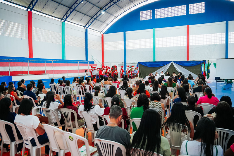 Alhandra realiza 1º Congresso de Alfabetização e fortalece formação de professores da rede municipal