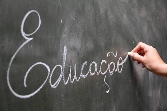 OCDE: só 22,3% dos professores brasileiros estão satisfeitos com o salário, e 9% não têm qualificação completa