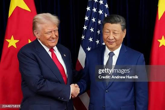 Trump e Xi prorrogam trégua tarifária até fevereiro em encontro na Casa Branca, e soja brasileira segue no radar