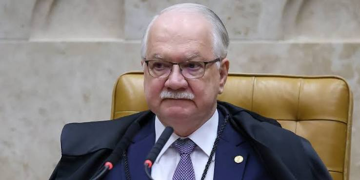 Fachin dá 72 horas para André Mendonça explicar afastamento do diretor-geral da PF