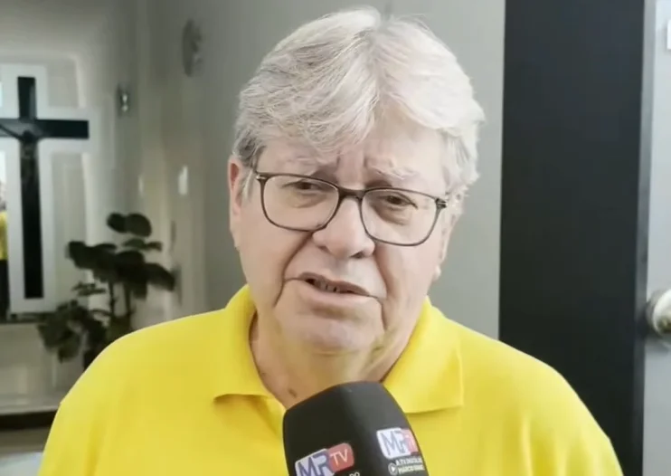 João Azevêdo fala em “dever cumprido” e reforça apelo pela participação democrática nas urnas