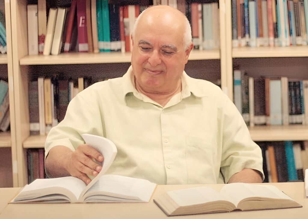 Professor da UFPB é semifinalista do Prêmio Jabuti com tradução inédita de Plotino