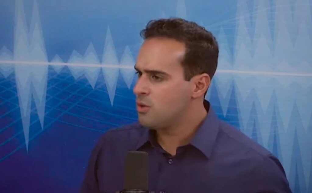 Lucas Ribeiro cita João Azevêdo como opção para Prefeitura de João Pessoa em 2028 e sugere slogan: “João para cuidar de João”
